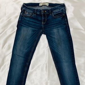 Hollister Skinny Jeans 💙